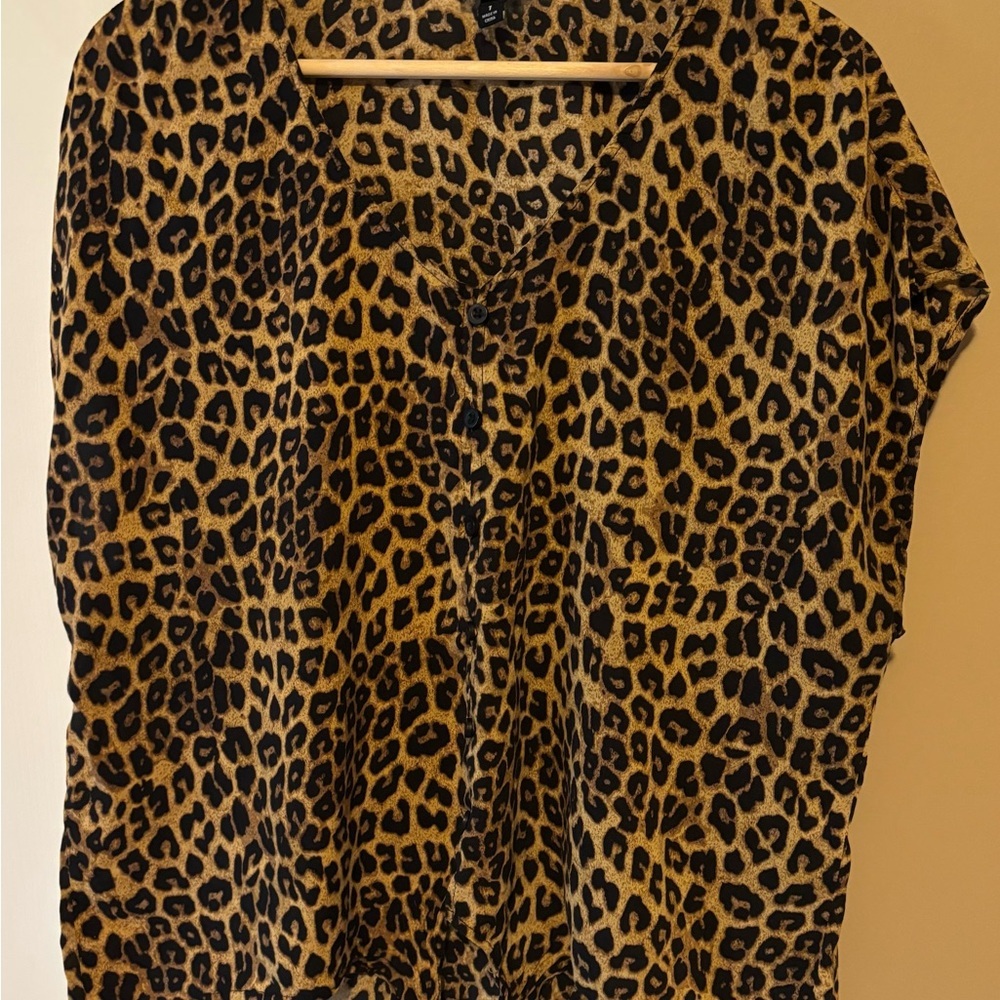 Torrid Animal Print Tie-Front Blouse - Picture 3 of 7